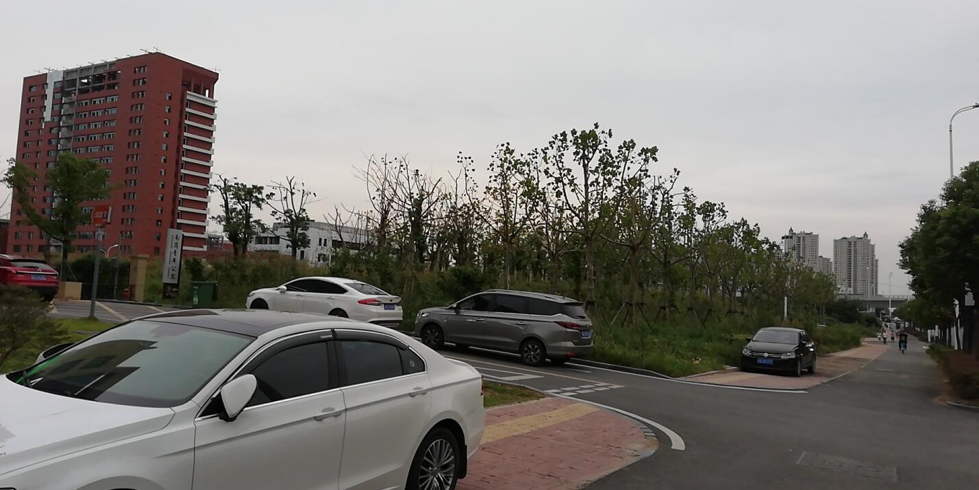 ���Ϸ��а��Ӆ^(q��)���·�Ԗ|�������I·����106551.61ƽ���׾�ס�õء�����(w��)�O(sh��)ʩ�õء��̘I(y��)�õ؇�(gu��)������ʹ�Ù�(qu��n)�M��׌�r(ji��)���u(p��ng)�����(xi��ng)Ŀ��(ji��n)��